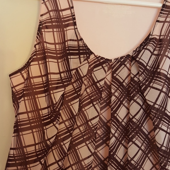 Pink patterned top - Picture 2 of 3